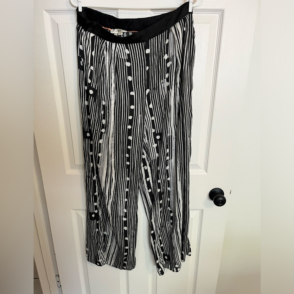 Anthropologie black and white flowy printed pants